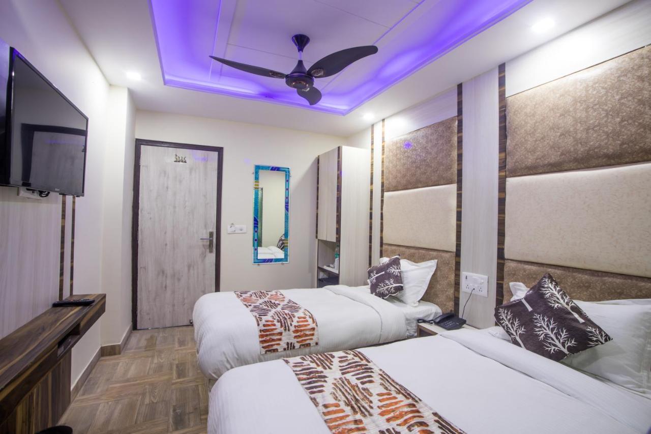 Hotel Harsha International Nueva Delhi Exterior foto