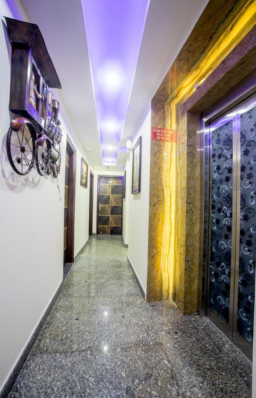 Hotel Harsha International Nueva Delhi Exterior foto