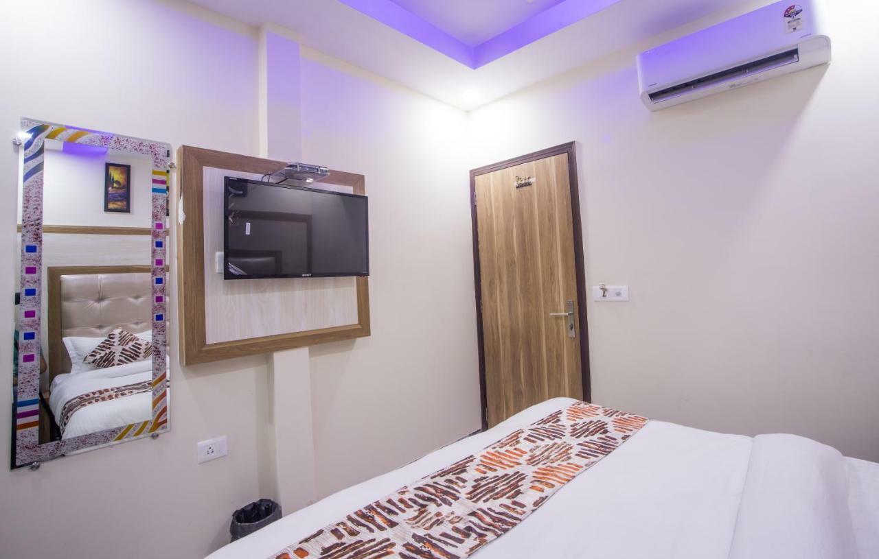 Hotel Harsha International Nueva Delhi Exterior foto