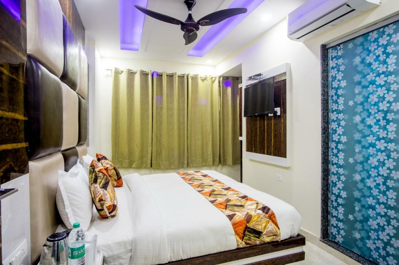 Hotel Harsha International Nueva Delhi Exterior foto